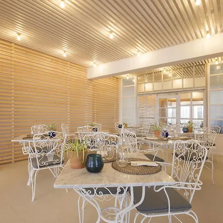 Cabot Romantic- Adults Only 3*